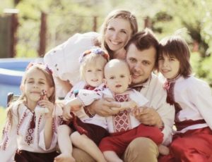 Сім'я - живильне джерело України
